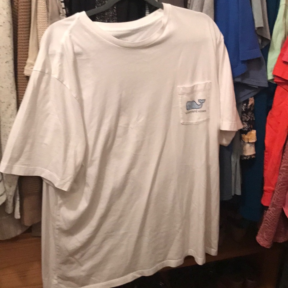 Vineyard vines t-shirt